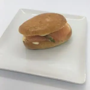Club sandwich saumon fumé maison et pomme acidulée